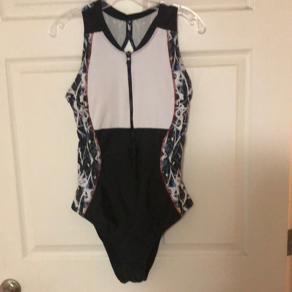 Modlily swimsuit - Picture 1 of 5